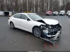 58ABZ1B19KU003635 2019 LEXUS ES