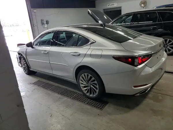 58ABZ1B19KU006566 2019 LEXUS ES - Image 2