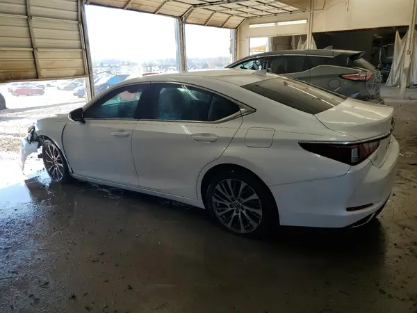 58ABZ1B19KU010701 2019 LEXUS ES - Image 2