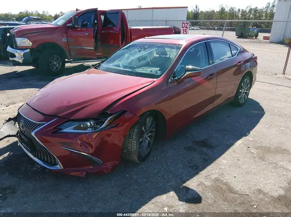 58ABZ1B19KU010987 2019 LEXUS ES - Image 2