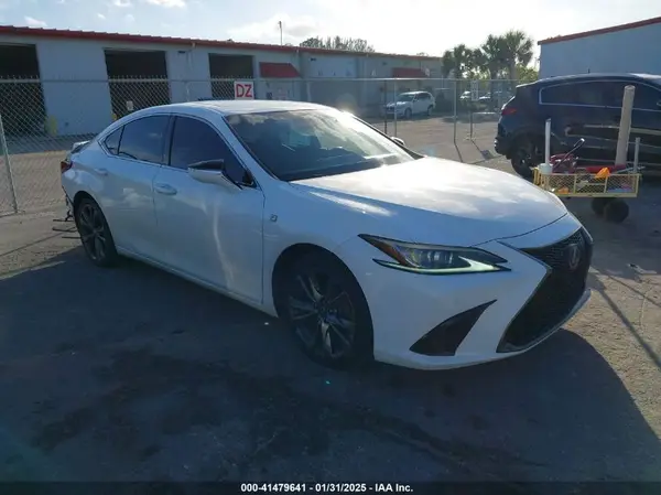 58ABZ1B19KU014330 2019 LEXUS ES - Image 1
