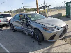 58ABZ1B19KU015686 2019 LEXUS ES