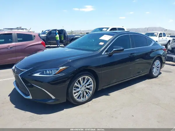 58ABZ1B19KU022959 2019 LEXUS ES - Image 2