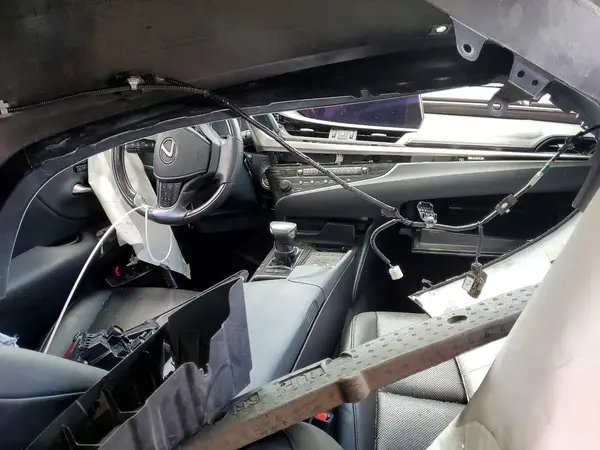 58ABZ1B19KU023304 2019 LEXUS ES - Image 8