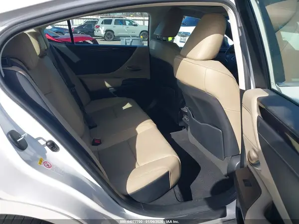 58ABZ1B19KU024372 2019 LEXUS ES - Image 8