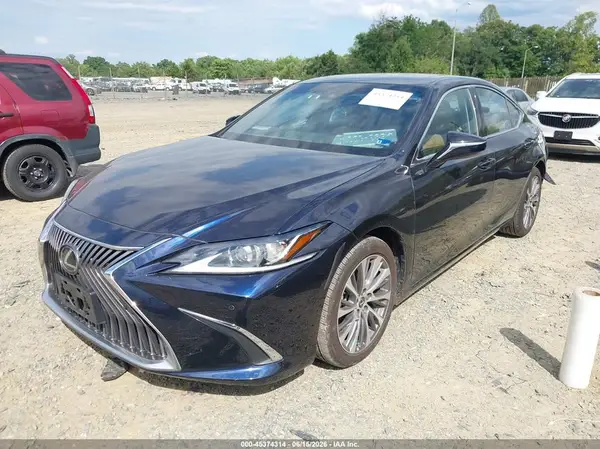58ABZ1B19KU038286 2019 LEXUS ES - Image 2