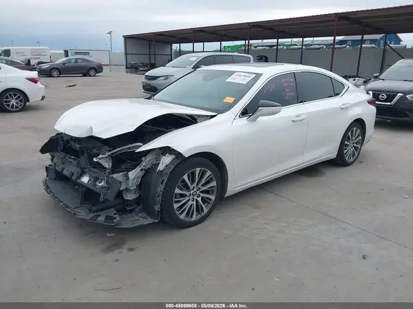 58ABZ1B19KU039843 2019 LEXUS ES - Image 2