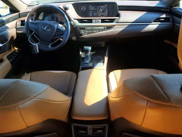 58ABZ1B1XKU002557 2019 LEXUS ES - Image 8