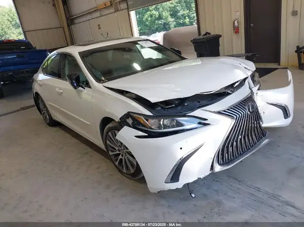58ABZ1B1XKU004163 2019 LEXUS ES - Image 1