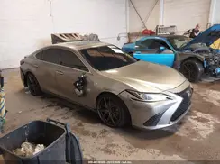 58ABZ1B1XKU008438 2019 LEXUS ES