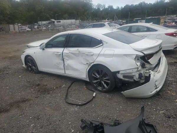 58ABZ1B1XKU010822 2019 LEXUS ES - Image 2