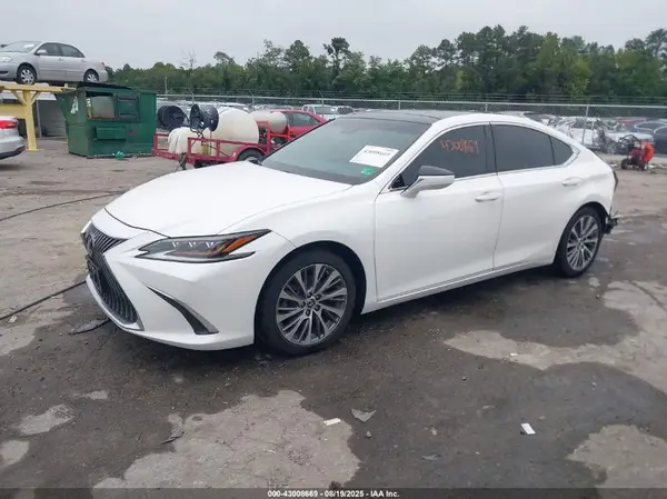 58ABZ1B1XKU010884 2019 LEXUS ES - Image 2