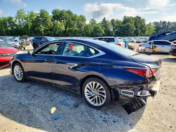 58ABZ1B1XKU013171 2019 LEXUS ES - Image 2