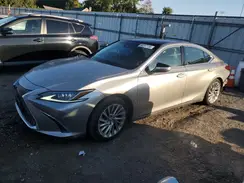 58ABZ1B1XKU013624 2019 LEXUS ES