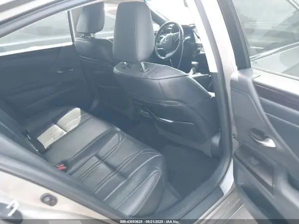 58ABZ1B1XKU024302 2019 LEXUS ES - Image 8