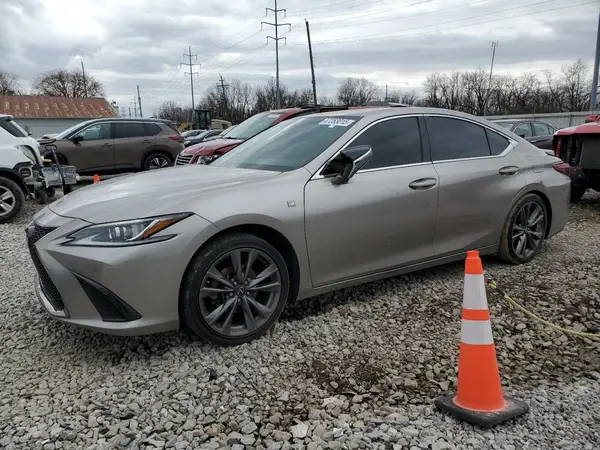58ABZ1B1XKU026261 2019 LEXUS ES - Image 1