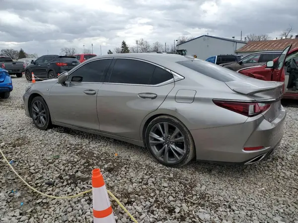 58ABZ1B1XKU026261 2019 LEXUS ES - Image 2