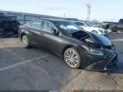 58ABZ1B1XKU029158 2019 LEXUS ES