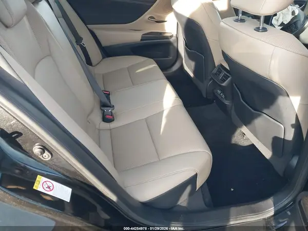 58ABZ1B1XKU029158 2019 LEXUS ES - Image 8