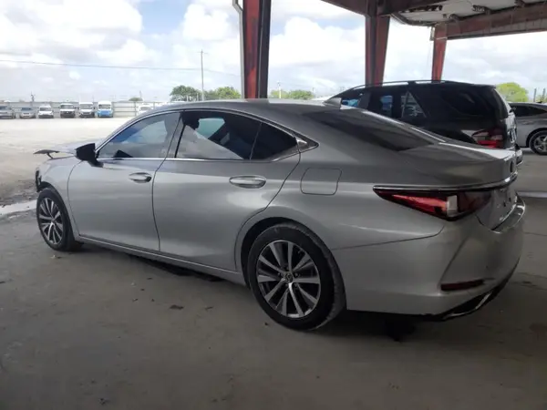 58ABZ1B1XKU031380 2019 LEXUS ES - Image 2