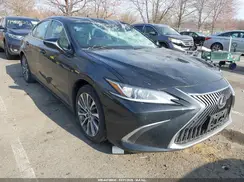 58ABZ1B1XKU031718 2019 LEXUS ES