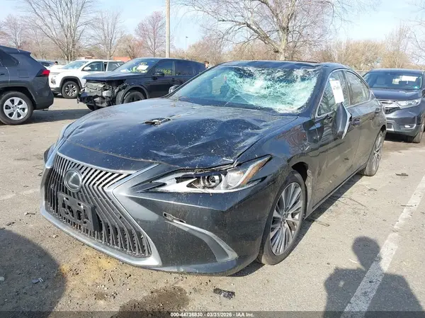 58ABZ1B1XKU031718 2019 LEXUS ES - Image 2