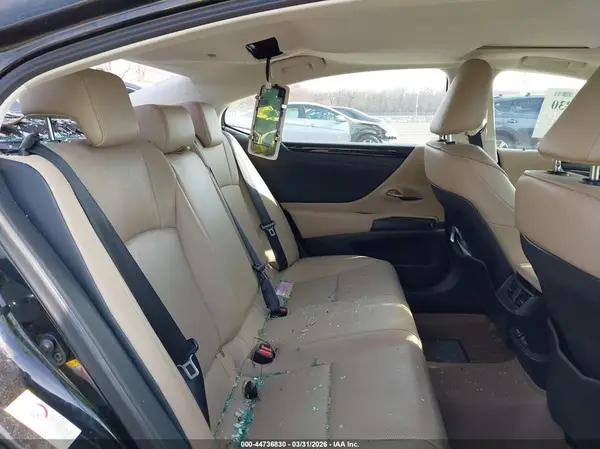 58ABZ1B1XKU031718 2019 LEXUS ES - Image 8