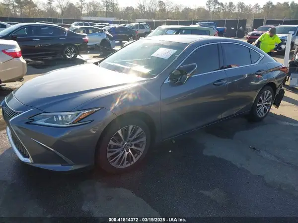 58ABZ1B1XKU037857 2019 LEXUS ES - Image 2