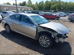 58ABZ1B1XKU038586 2019 LEXUS ES