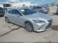 58ABZ1B1XKU039995 2019 LEXUS ES