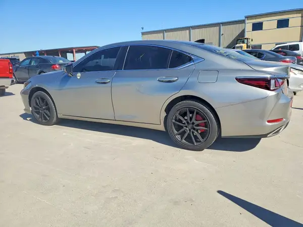 58ABZ1B1XKU040029 2019 LEXUS ES - Image 2