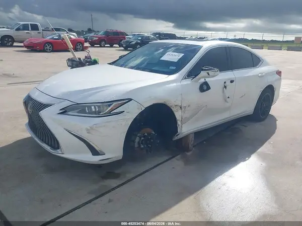 58ABZ1B1XKU042783 2019 LEXUS ES - Image 2