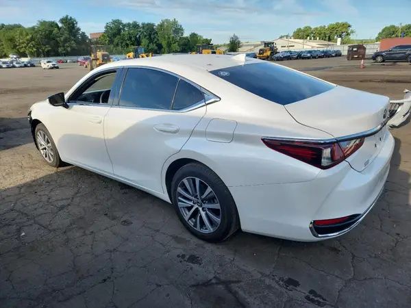 58AC11D10MU002563 2021 LEXUS ES - Image 2