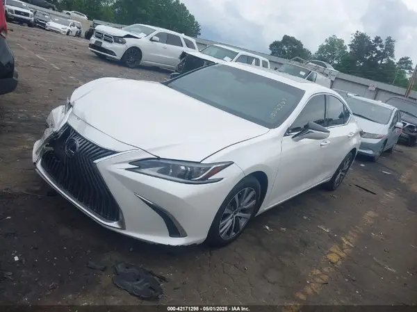 58AC21B10LU006207 2020 LEXUS ES - Image 2