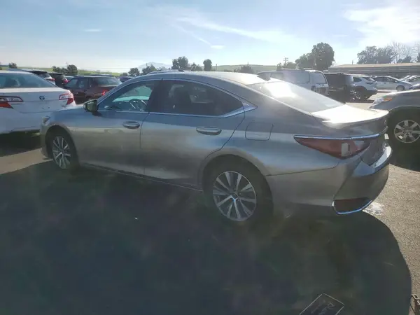 58AC21B10LU008748 2020 LEXUS ES - Image 2