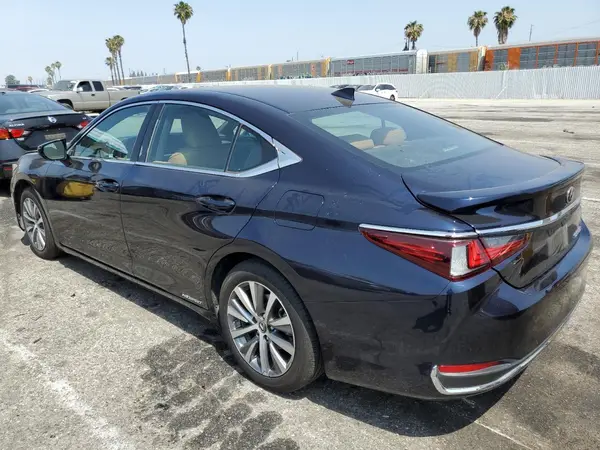 58AC21B13LU008694 2020 LEXUS ES - Image 2