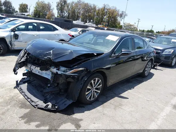 58AC21B14LU005724 2020 LEXUS ES - Image 2