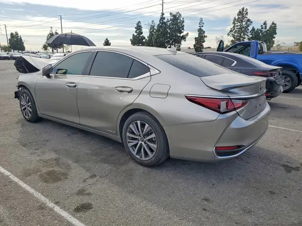 58AC21B18LU007833 2020 LEXUS ES - Image 2