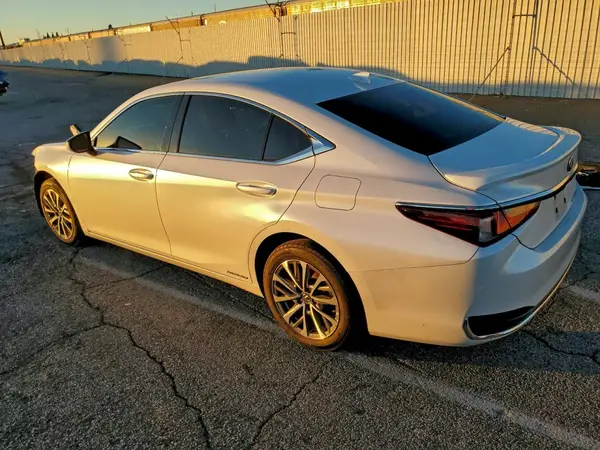 58ACA1C10NU025070 2022 LEXUS ES - Image 2