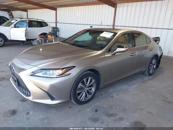 58ACA1C11MU011838 2021 LEXUS ES - Image 2