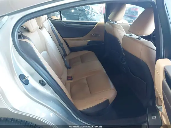58ACA1C11MU011838 2021 LEXUS ES - Image 8