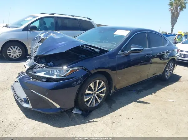 58ACA1C12MU001349 2021 LEXUS ES - Image 2
