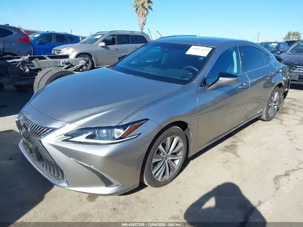 58ACA1C12MU007636 2021 LEXUS ES - Image 2