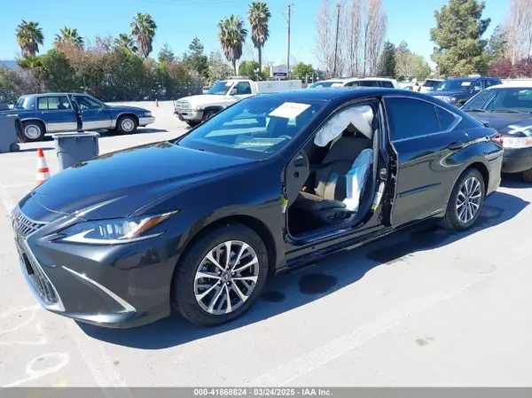 58ACA1C13NU023796 2022 LEXUS ES - Image 2
