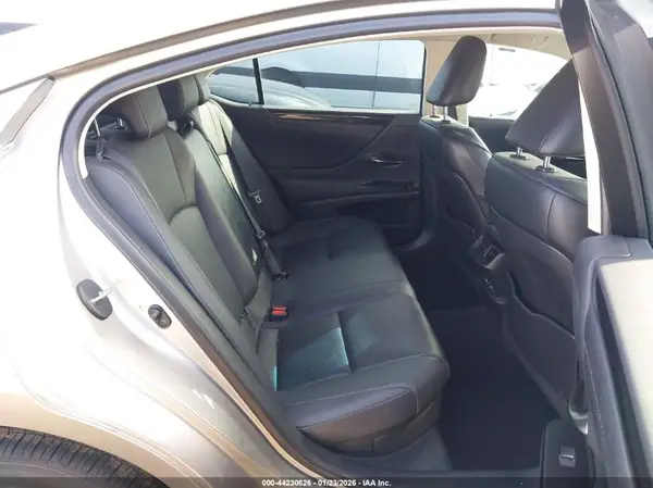 58ACA1C14MU010098 2021 LEXUS ES - Image 8