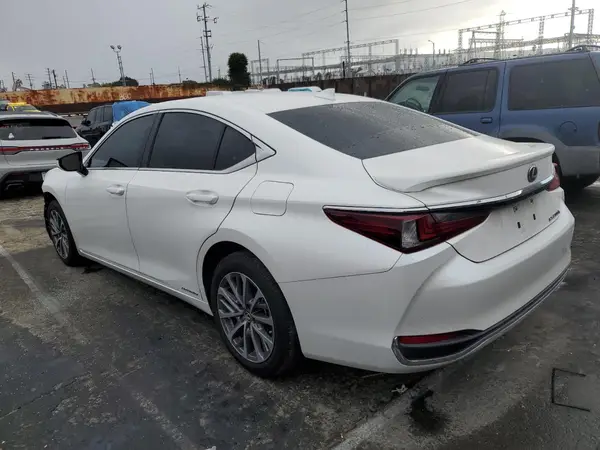 58ACA1C14NU023113 2022 LEXUS ES - Image 2