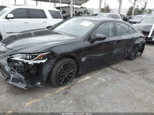 58ACA1C15MU012586 2021 LEXUS ES - Image 2