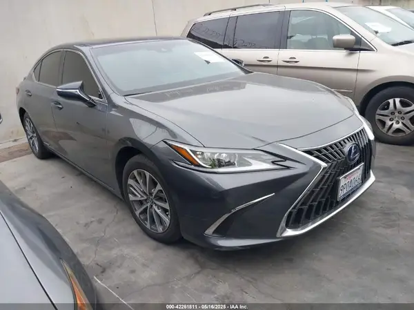 58ACA1C15NU015490 2022 LEXUS ES - Image 1