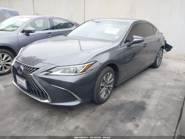 58ACA1C15NU015490 2022 LEXUS ES - Image 2