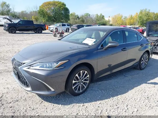 58ACA1C17NU019458 2022 LEXUS ES - Image 2